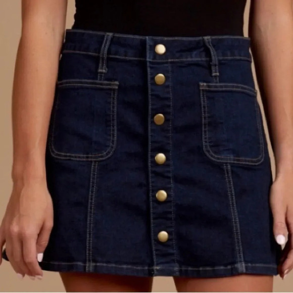 ALTAR’D STATE‎ NWOT Back to School Mini Snap On Denim Skirt - Picture 1 of 8